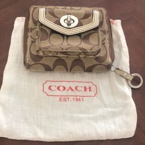 Authentic Coach brown/white signature wallet